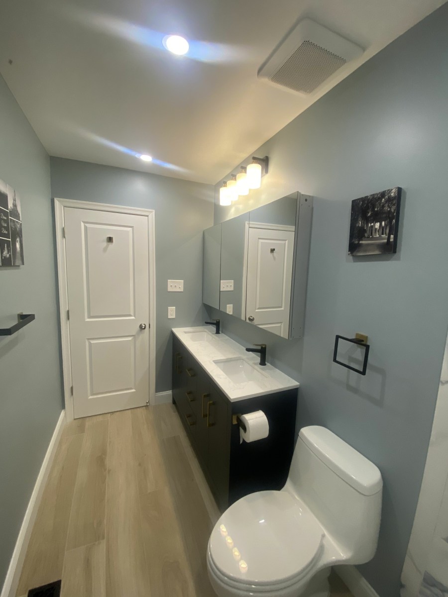 Full-Bathroom-and-Hallway-in-Sewell-NJ-5